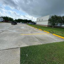 Top-Quality-Pressure-wash-and-Parking-Lot-Striping 1