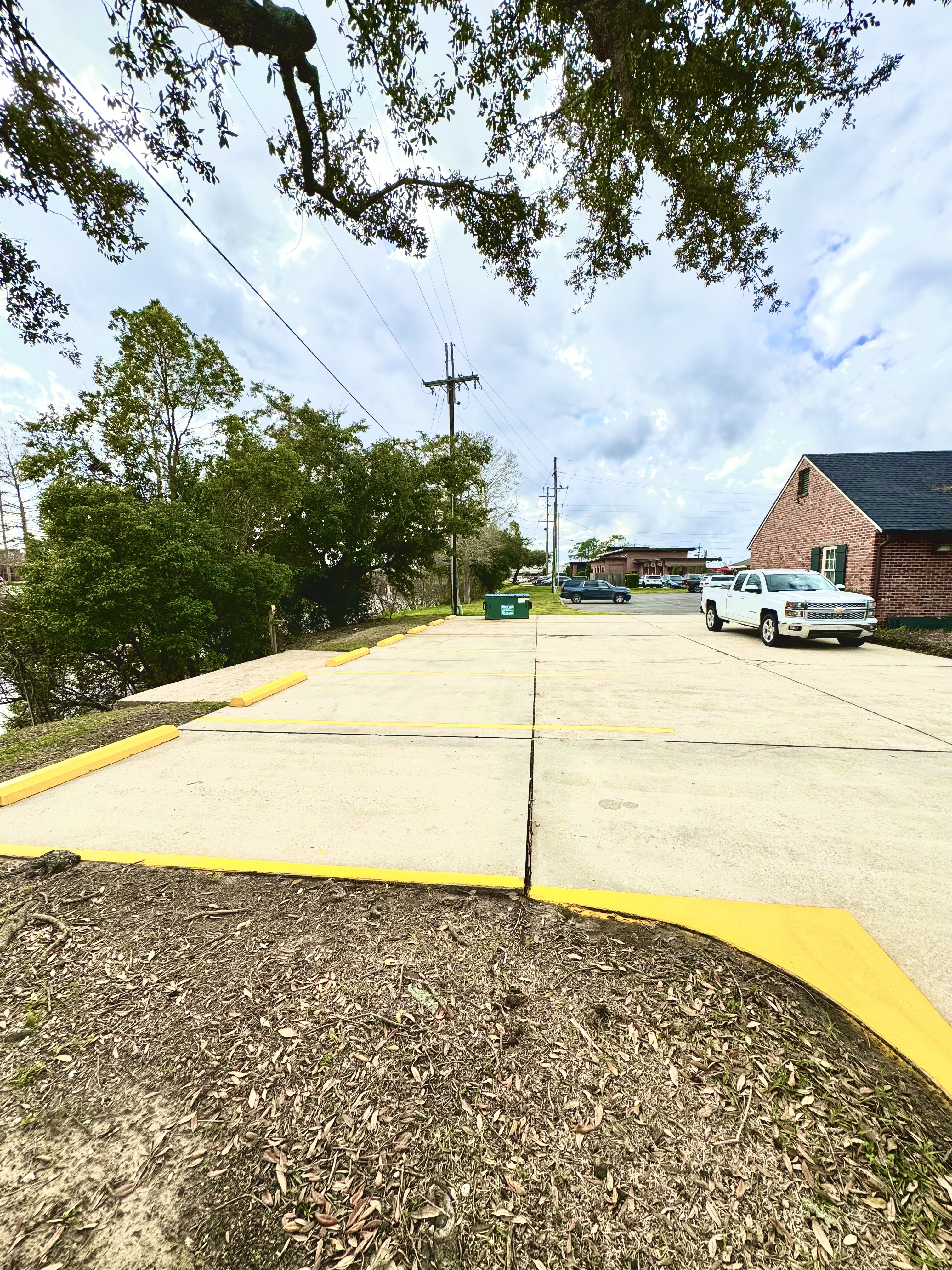 Extreme make over Pressure washing and Parking Lot Striping Thiboduax Louisiana 