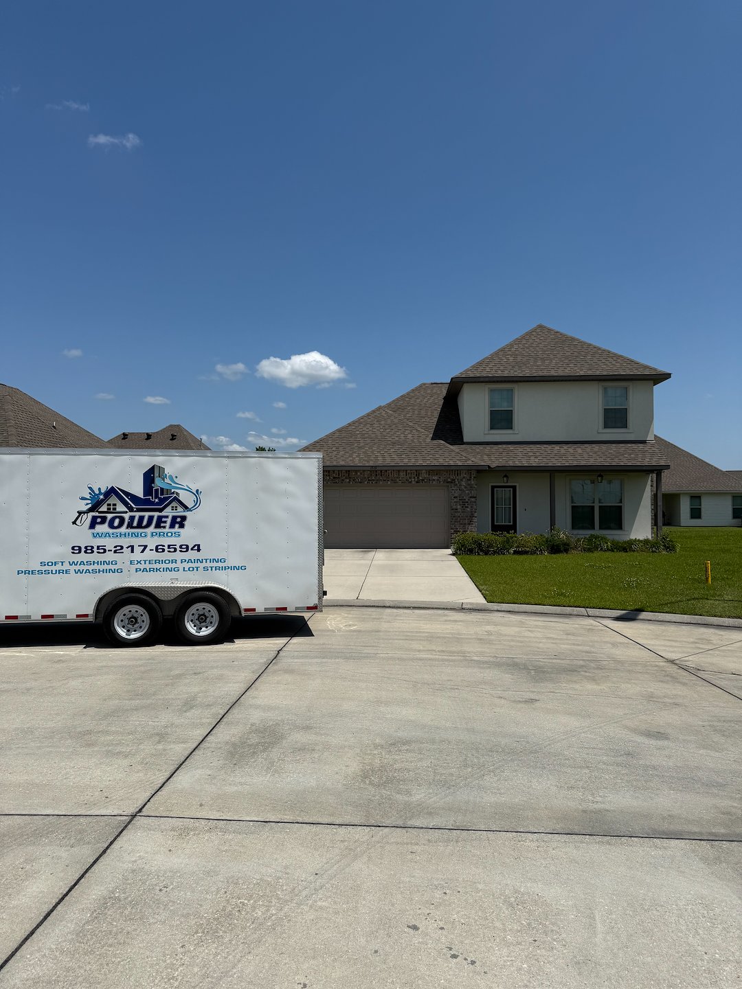 Revitalize Your Home: The Benefits of Power Washing and Soft Washing in Thibodaux, LA